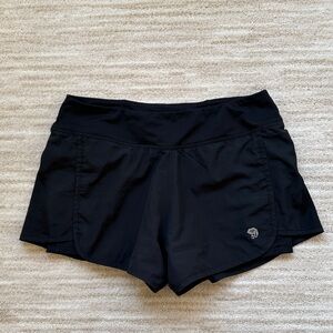 Mountain HardWear Women’s Black Athletic Short Size Medium